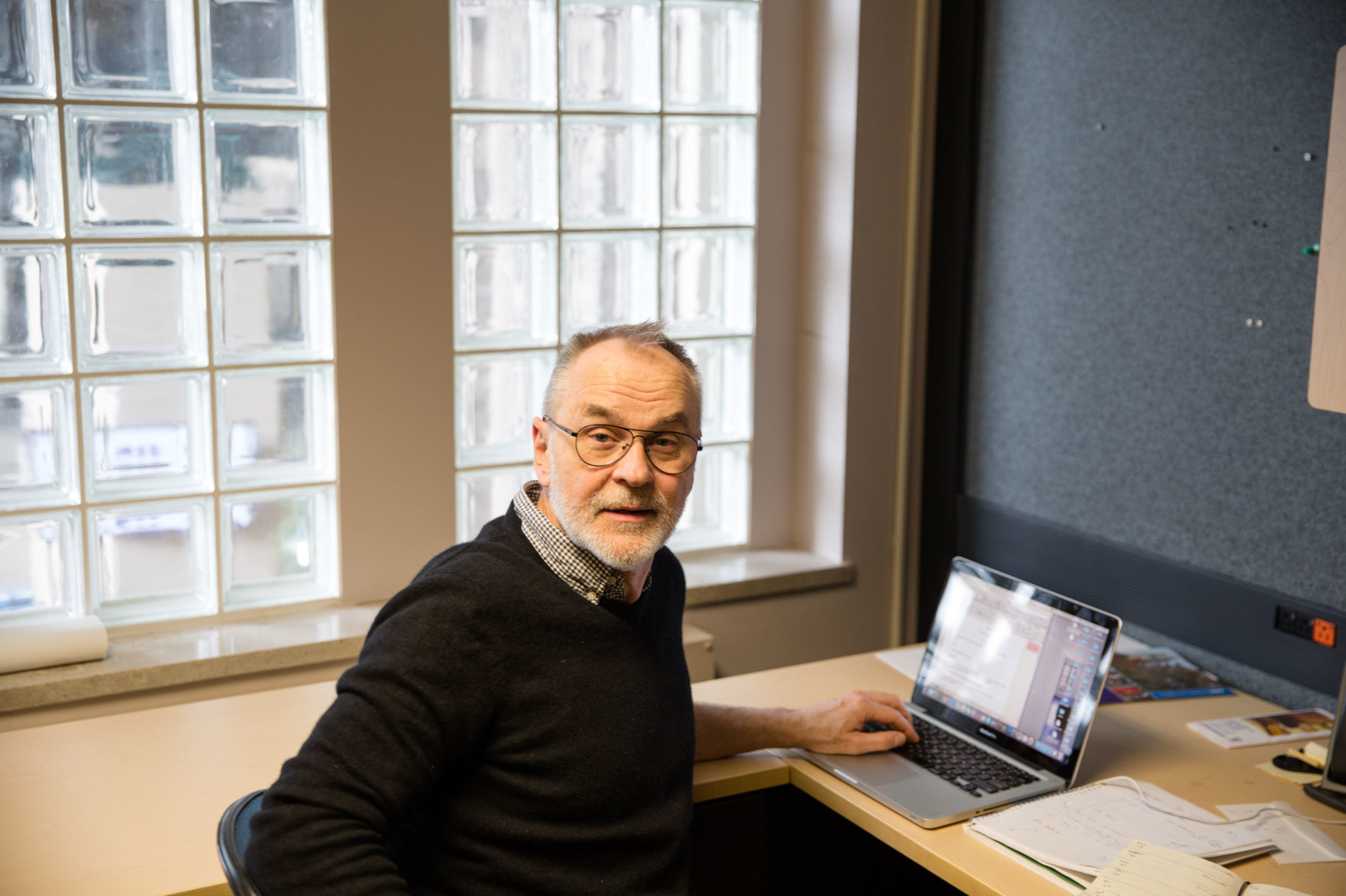 Daniel MacIvor Profile